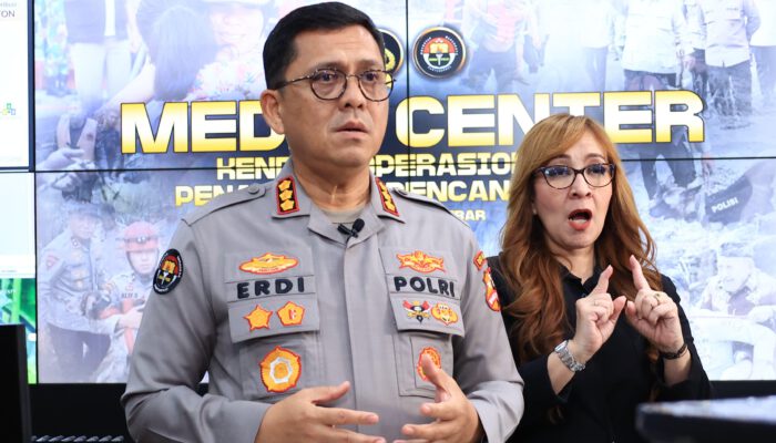 Distribusi Bantuan Polri Capai 159 Ton, 12 Ribu Personel Dikerahkan