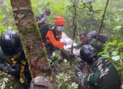 Tim SAR Bertahan 30 Jam di Medan Ekstrem, Begini Proses Evakuasi Korban Pertama Kecelakaan Pesawat ATR 42-500