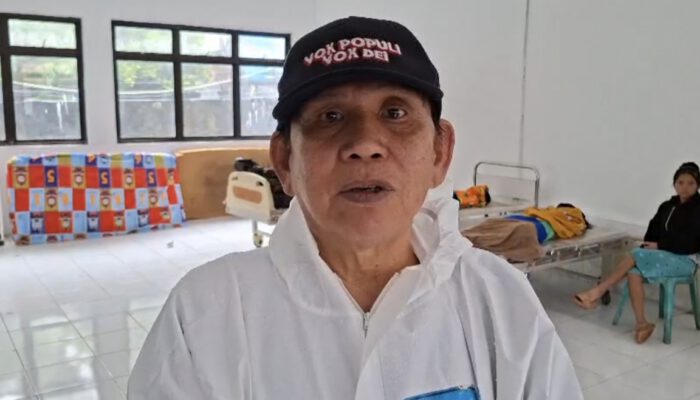 Ketua DPRD Sitaro Pantau Langsung Korban Banjir Bandang di Puskesmas Ulu