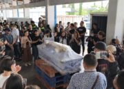 Jenazah Florensia Lolita Wibisono Tiba di Bandara Sam Ratulangi Manado