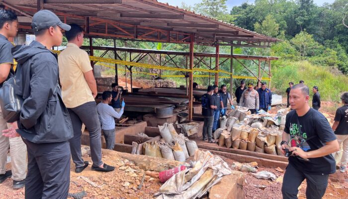 Polri Amankan 7 Tersangka Dugaan Kasus Penambangan Ilegal dan Penyelundupan Pasir Timah ke Malaysia