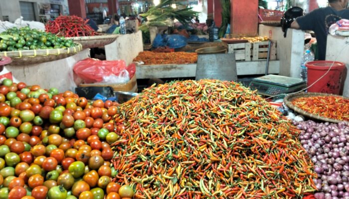 Harga Cabai Rawit di Pasar Bersehati Manado Turun