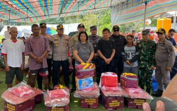 Polres Sangihe Bersama Forkopimda Salurkan Bantuan dan Berikan Trauma Healing Pascagempa di Pulau Terluar