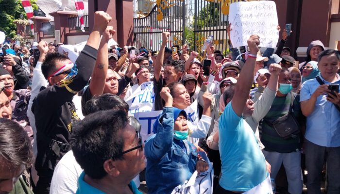 Pedagang Bersehati Demo di Mapolda Sulut, Pertanyakan Penanganan Dugaan Korupsi PD Pasar Manado